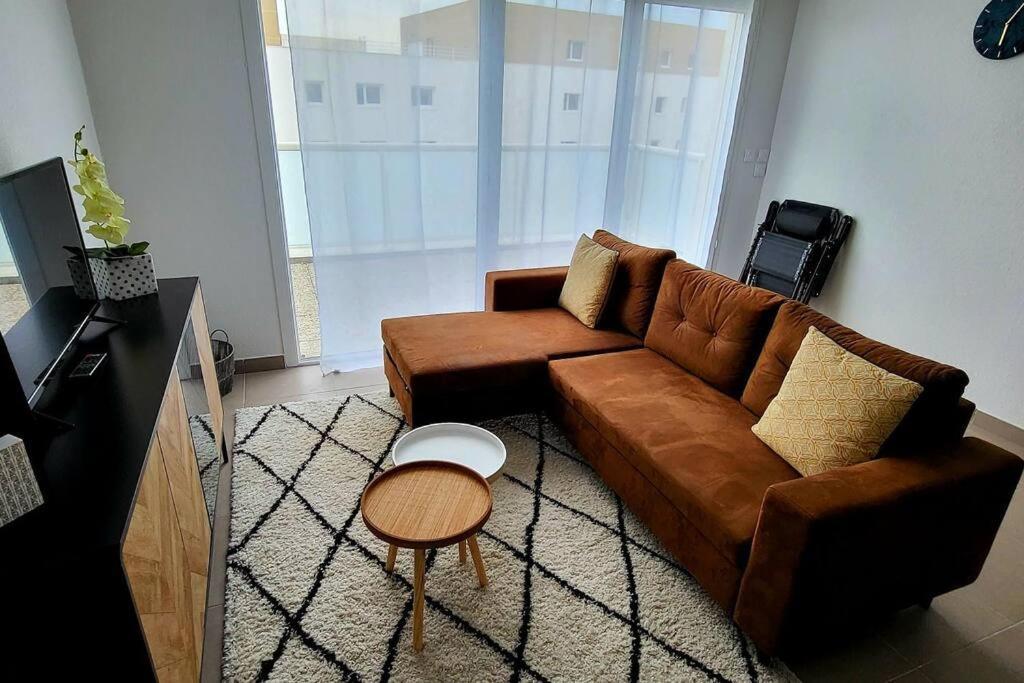 Appartement Avec Balcon/Terrasse Monteux Buitenkant foto